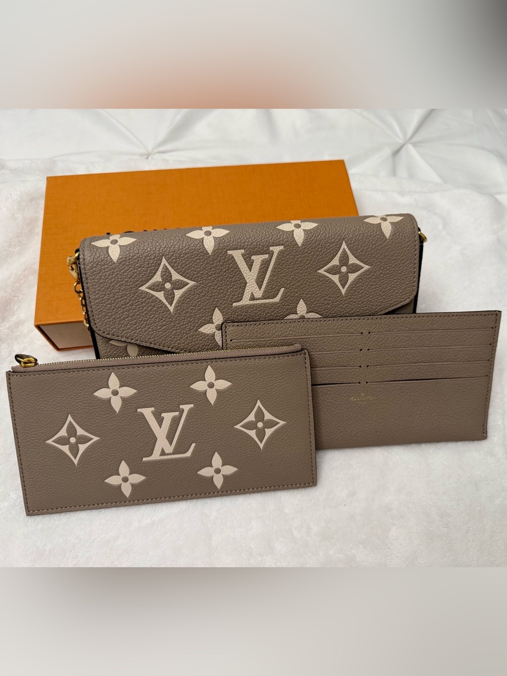 Louis Vuitton Taupe & Cream Monogram Crossbody Wallet - Picture 3 of 4